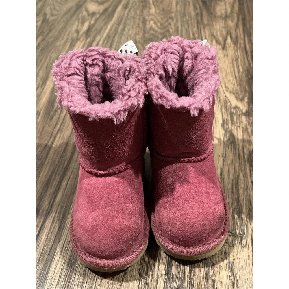 Ugg Bailey Bow polka-dot toddler Size US 6 Color pink